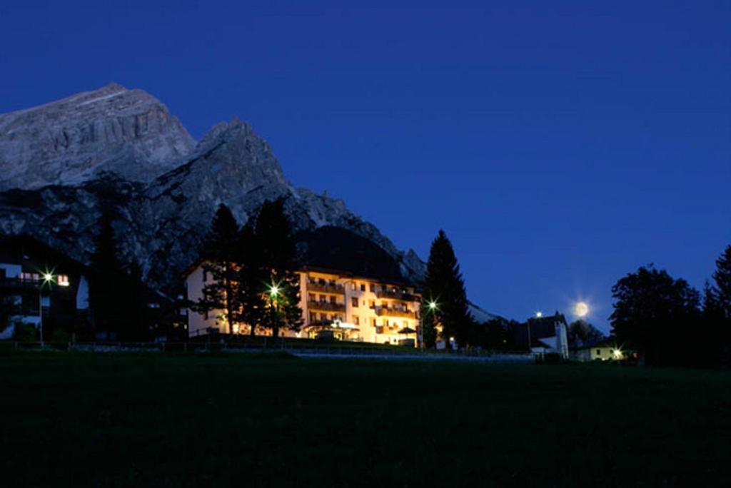 Hotel Roma San Vito di Cadore Exterior foto